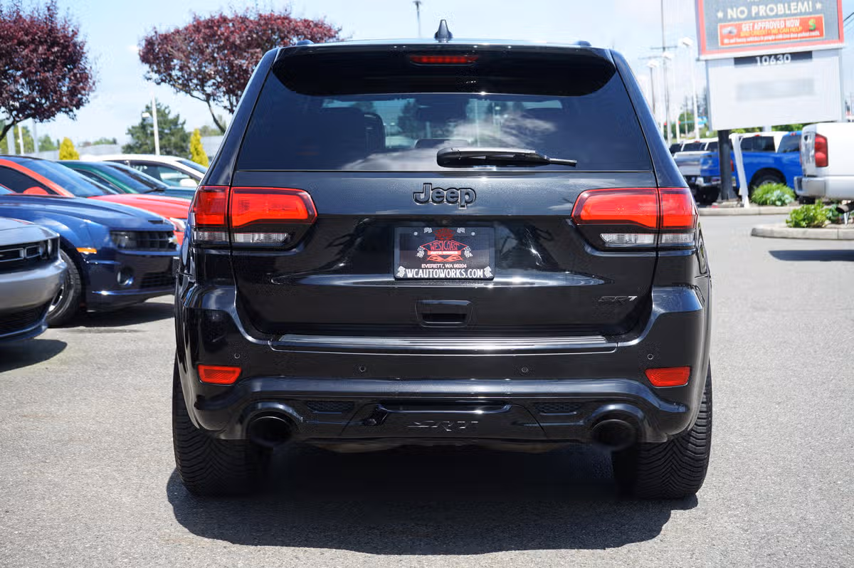 2015 Jeep Grand Cherokee SRT Image 4