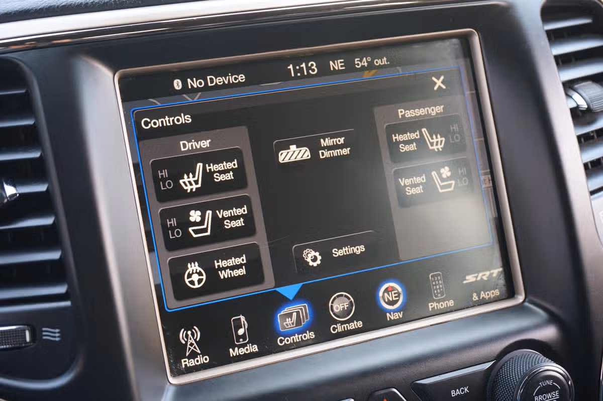 2015 Jeep Grand Cherokee SRT Image 25