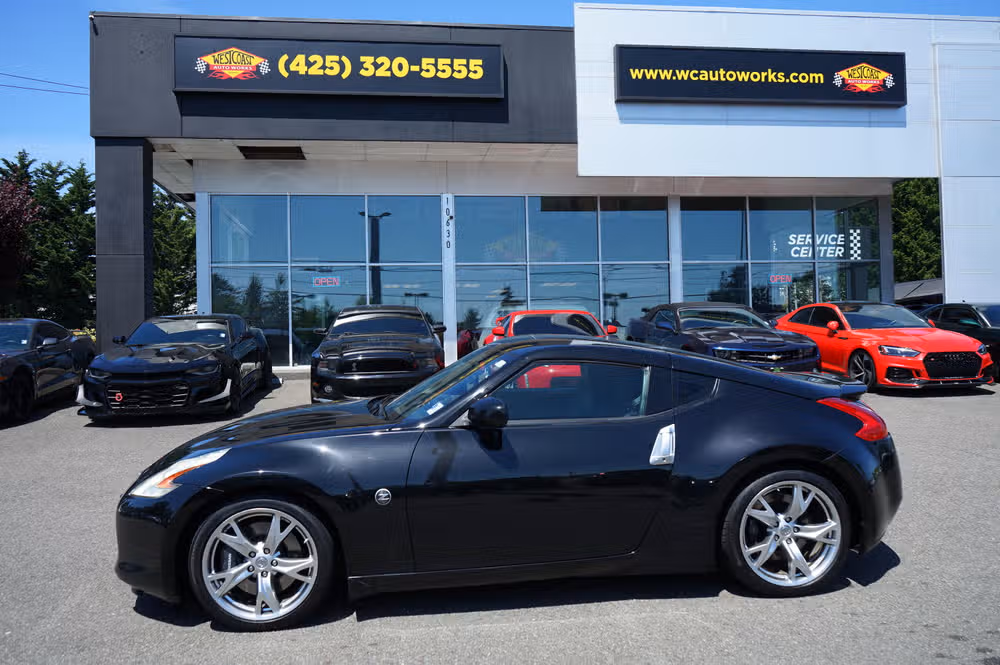 2011 Nissan 370Z TOURING COUPE 2D Image 2