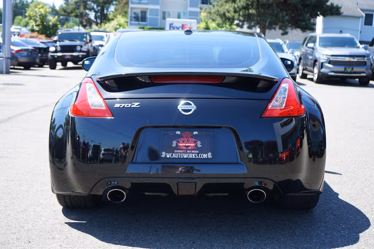 2011 Nissan 370Z TOURING COUPE 2D Image 4