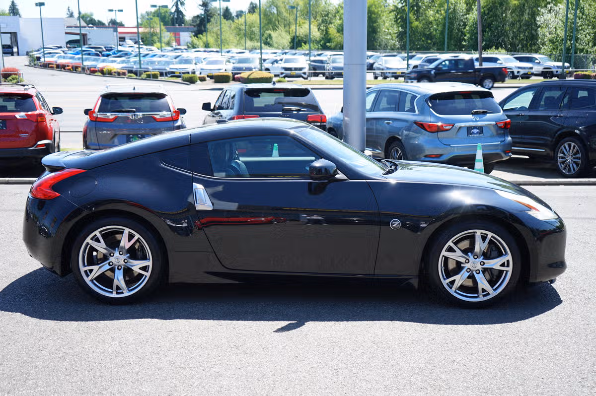 2011 Nissan 370Z TOURING COUPE 2D Image 6