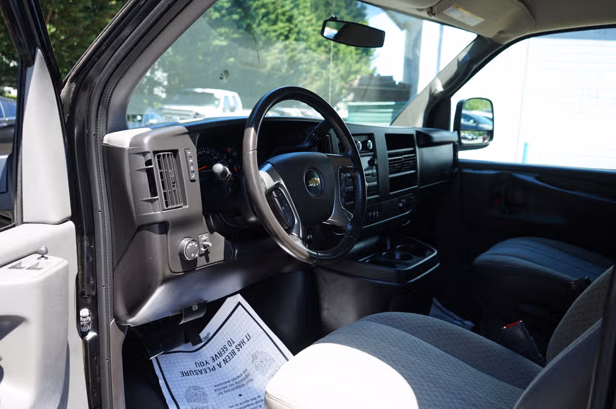 2012 Chevrolet Express 2500 Cargo Image 10
