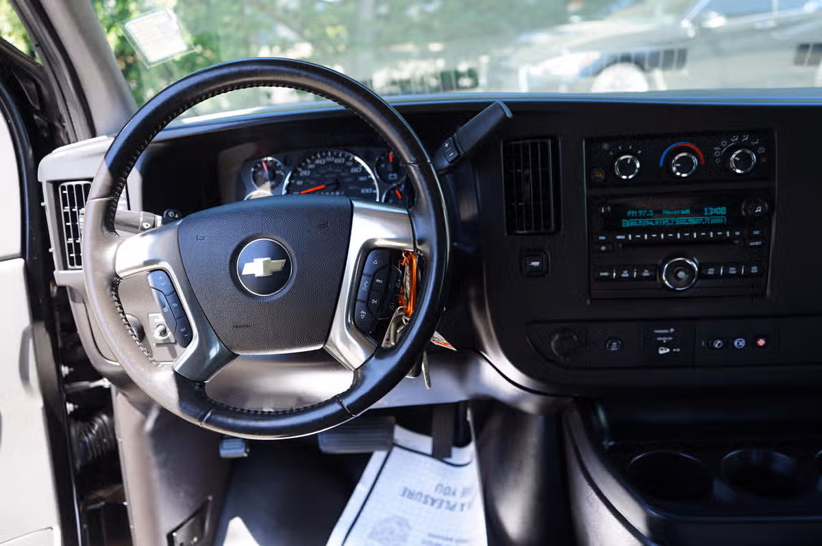 2012 Chevrolet Express 2500 Cargo Image 12