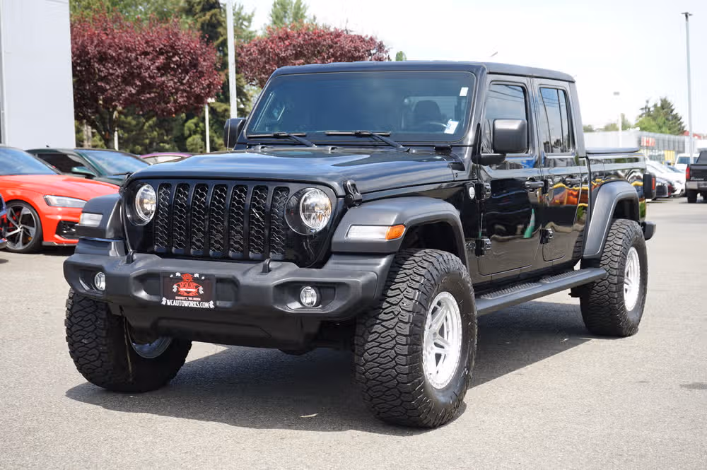 2020 Jeep Gladiator Sport S's photo