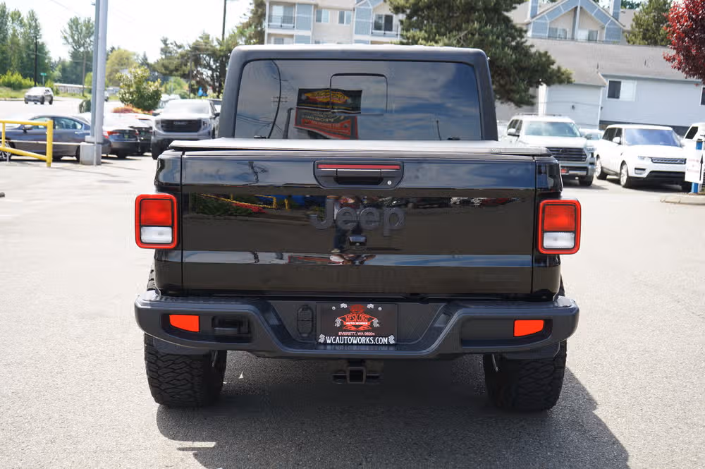 2020 Jeep Gladiator SPORT S PICKUP 4D 5 FT Crew Cab Image 4