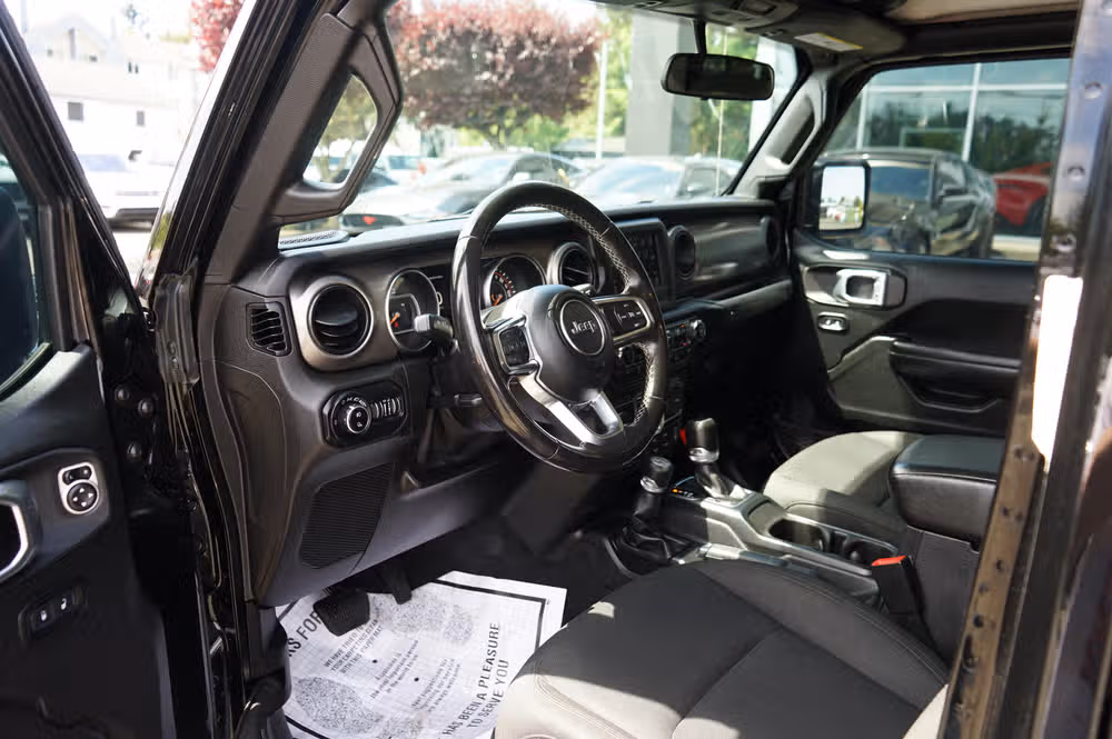 2020 Jeep Gladiator SPORT S PICKUP 4D 5 FT Crew Cab Image 11