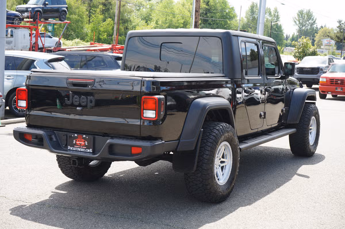 2020 Jeep Gladiator SPORT S PICKUP 4D 5 FT Crew Cab Image 6