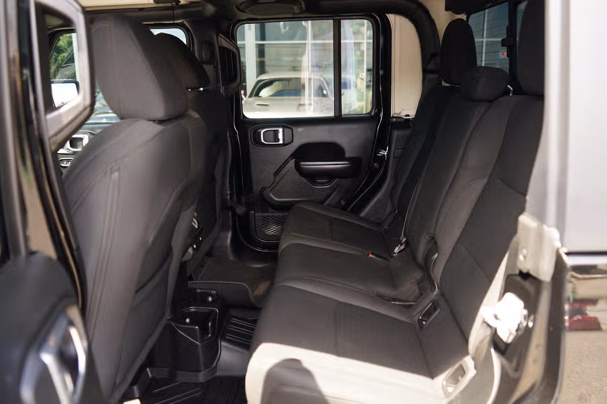 2020 Jeep Gladiator SPORT S PICKUP 4D 5 FT Crew Cab Image 14
