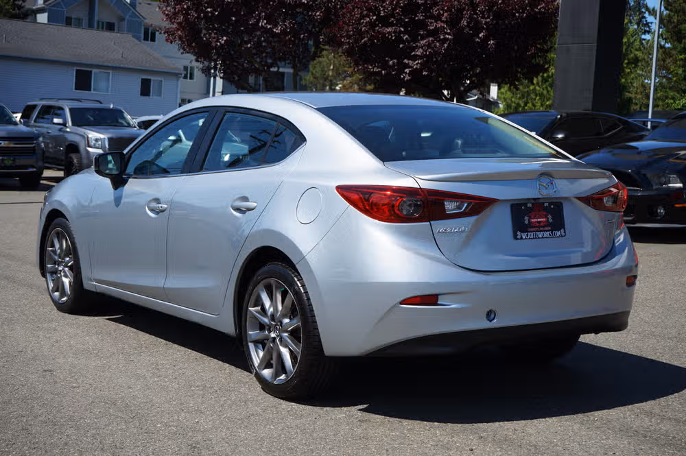 2018 Mazda 3 Touring Image 3