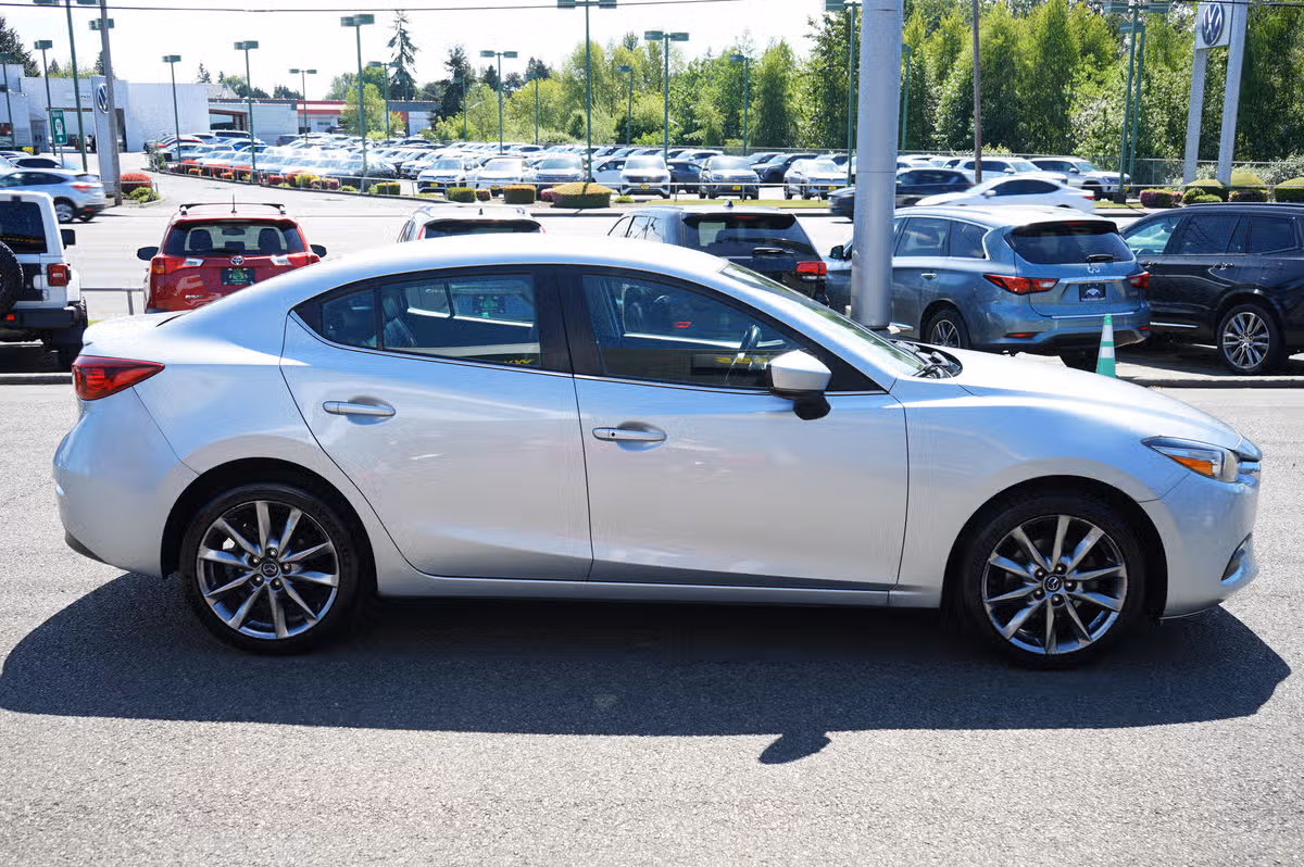 2018 Mazda 3 Touring Image 6
