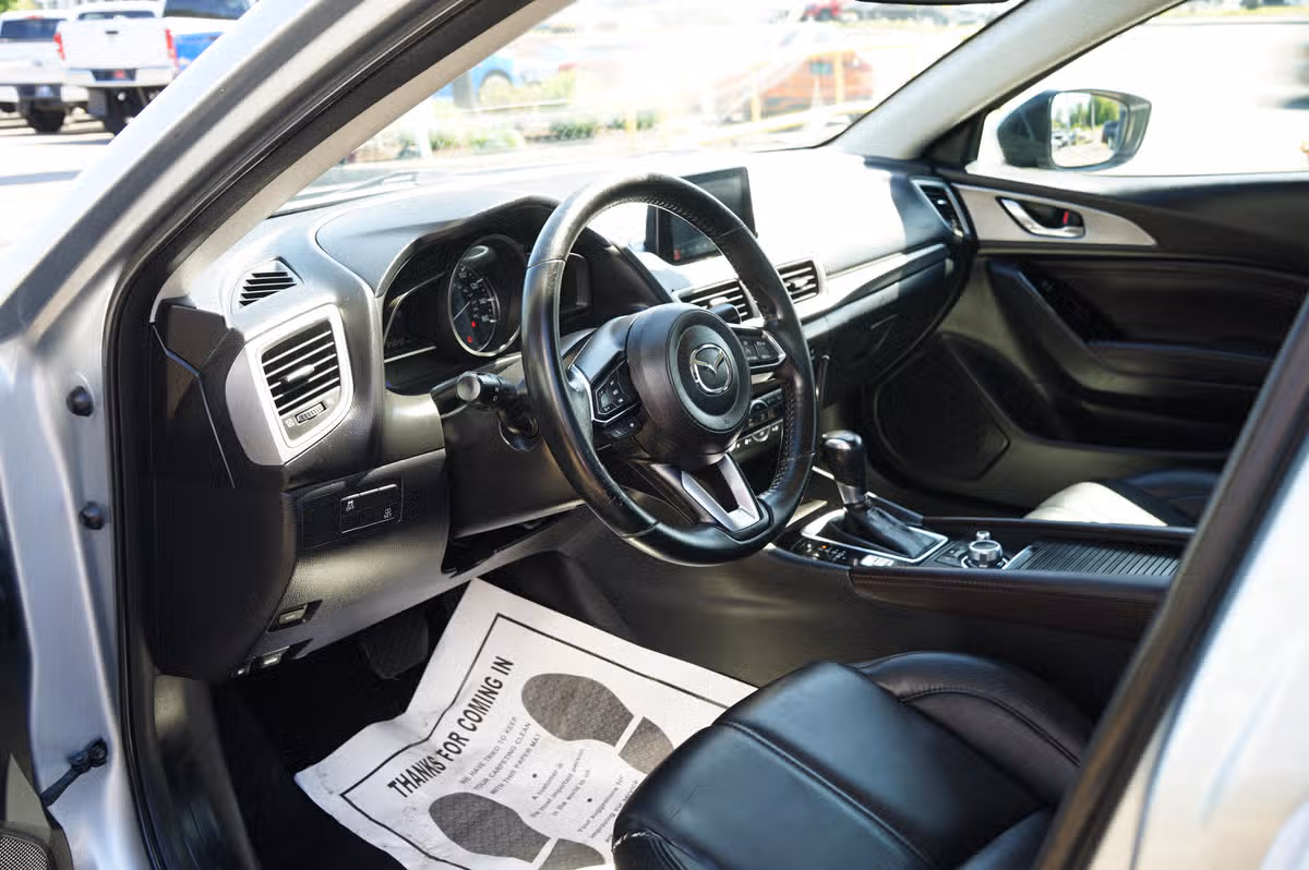 2018 Mazda 3 Touring Image 11