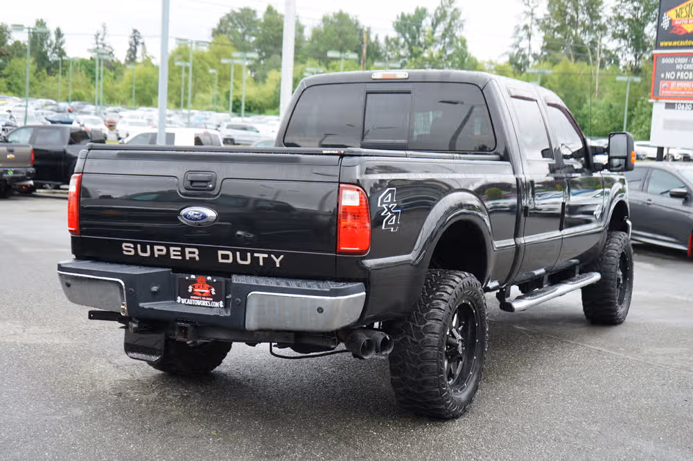 2015 Ford F-350 Super Duty LARIAT PICKUP 4D 8 FT Crew Cab Image 5