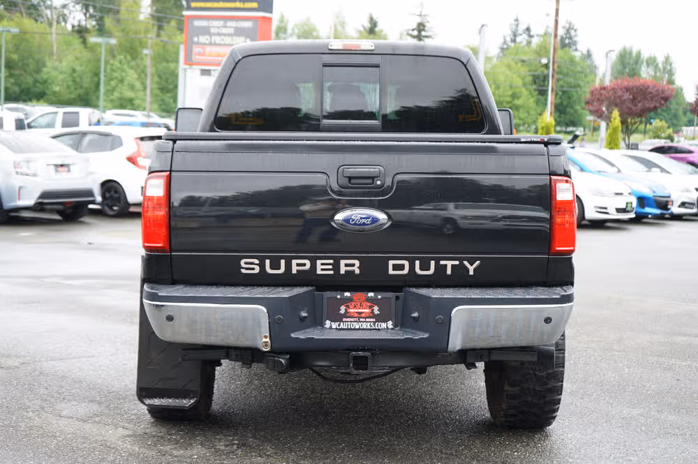 2015 Ford F-350 Super Duty LARIAT PICKUP 4D 8 FT Crew Cab Image 6