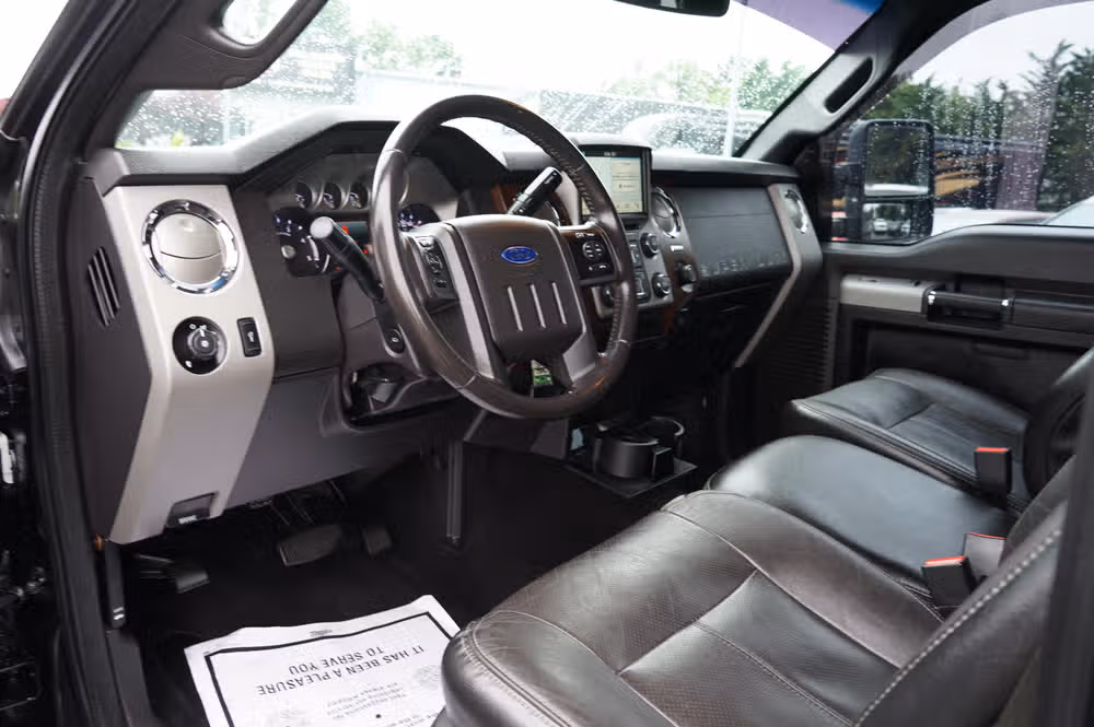 2015 Ford F-350 Super Duty LARIAT PICKUP 4D 8 FT Crew Cab Image 14