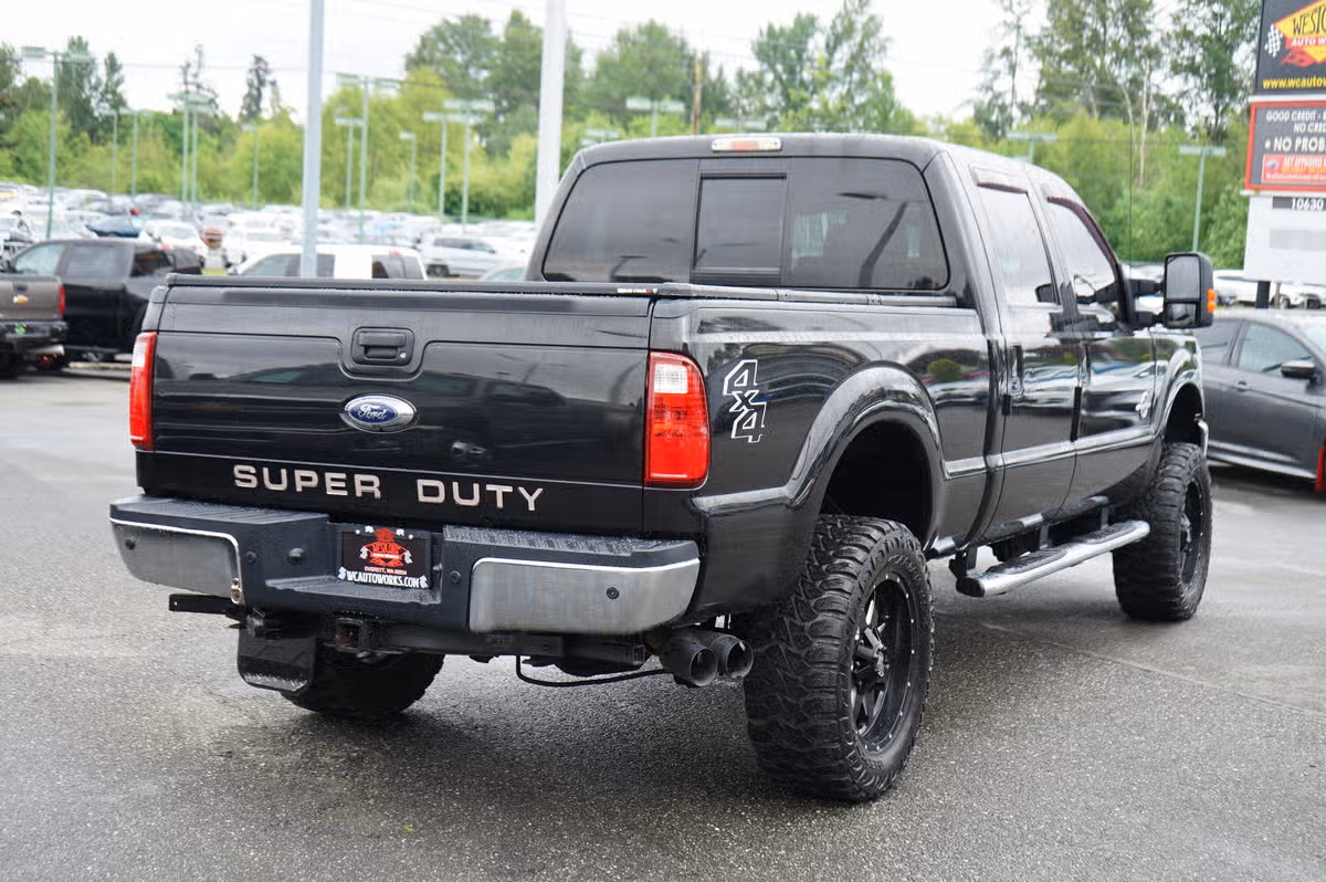 2015 Ford F-350 Super Duty LARIAT PICKUP 4D 8 FT Crew Cab Image 5