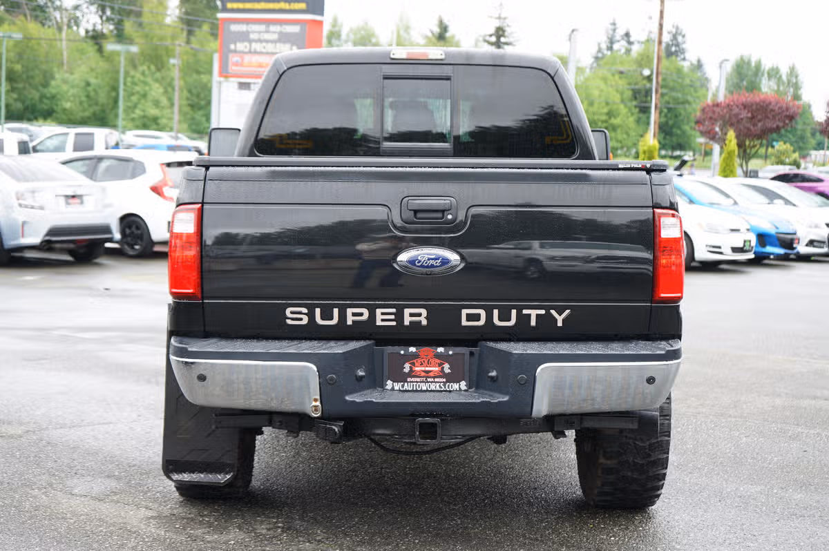 2015 Ford F-350 Super Duty LARIAT PICKUP 4D 8 FT Crew Cab Image 6