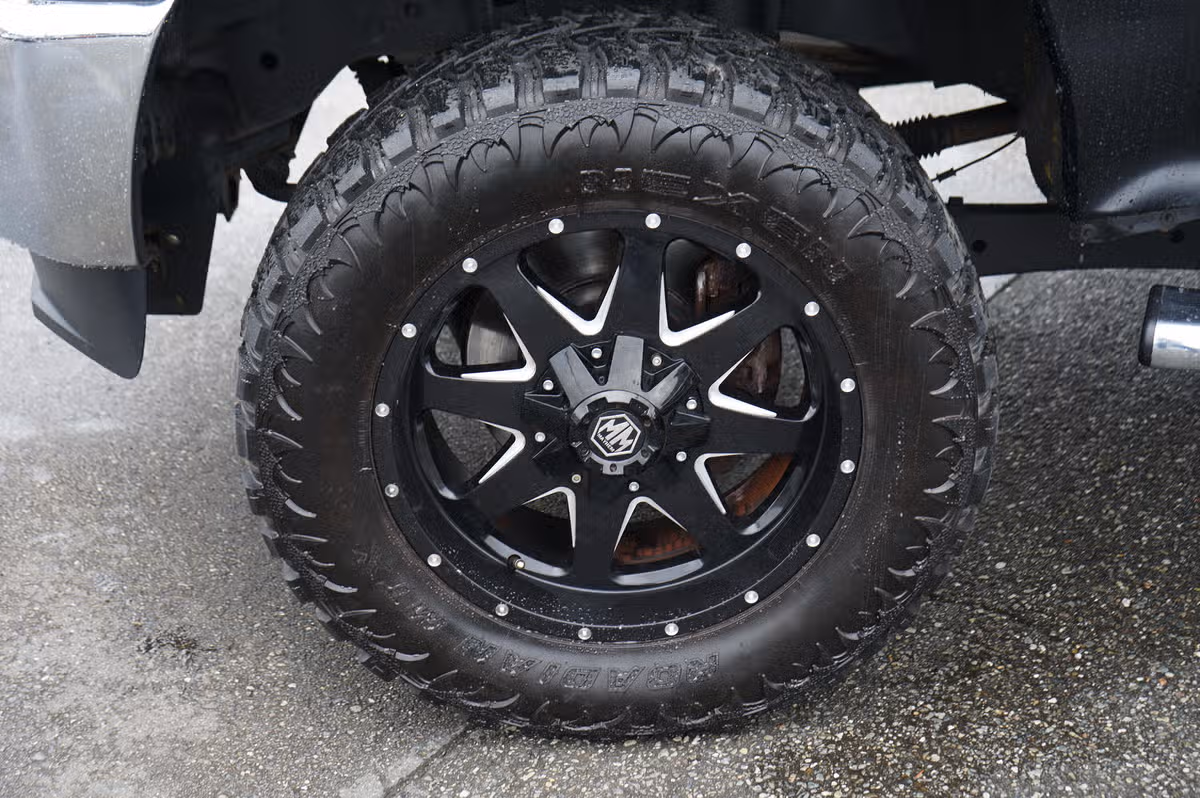 2015 Ford F-350 Super Duty LARIAT PICKUP 4D 8 FT Crew Cab Image 9