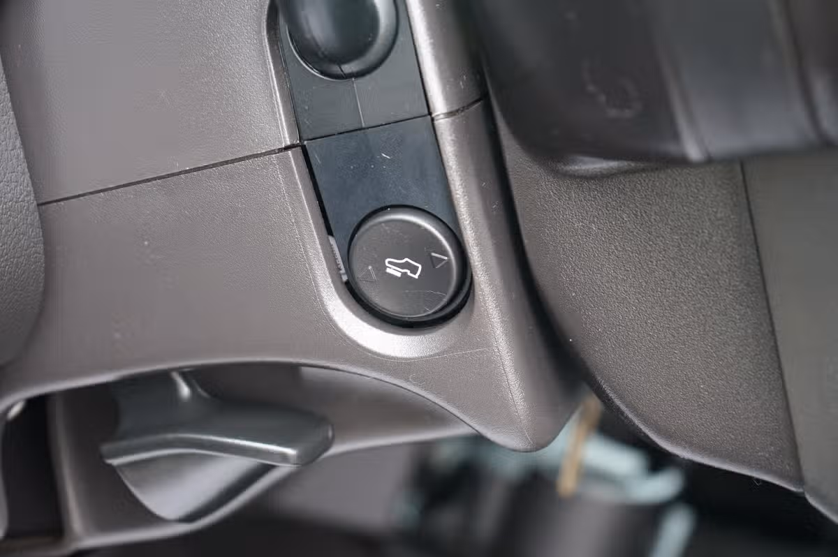 2015 Ford F-350 Super Duty LARIAT PICKUP 4D 8 FT Crew Cab Image 12