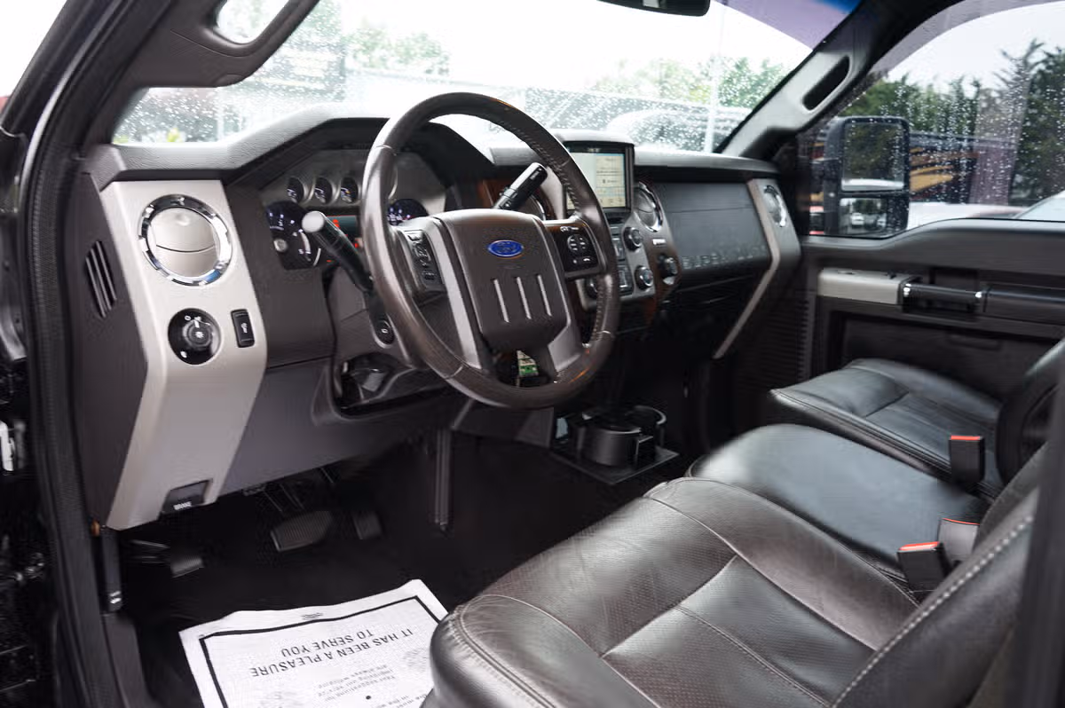 2015 Ford F-350 Super Duty LARIAT PICKUP 4D 8 FT Crew Cab Image 14