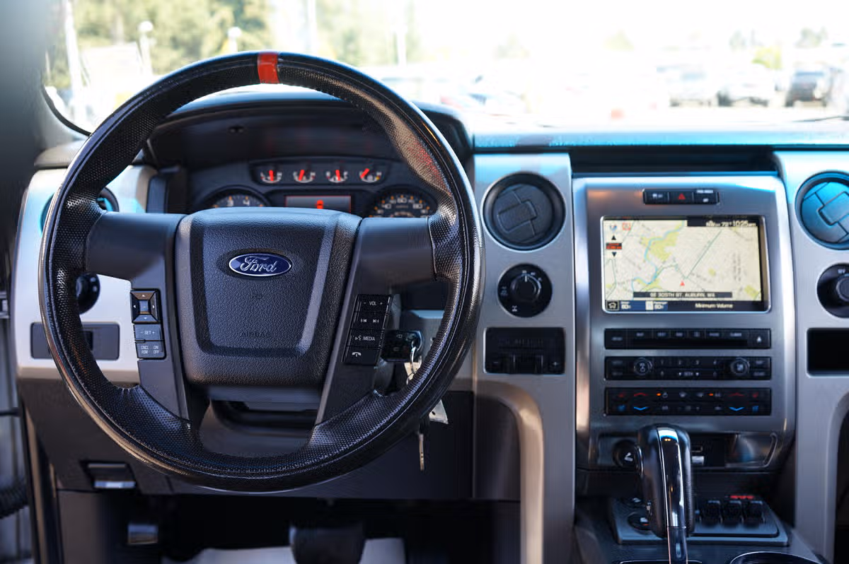2012 Ford F-150 SVT Raptor SuperCrew Image 17