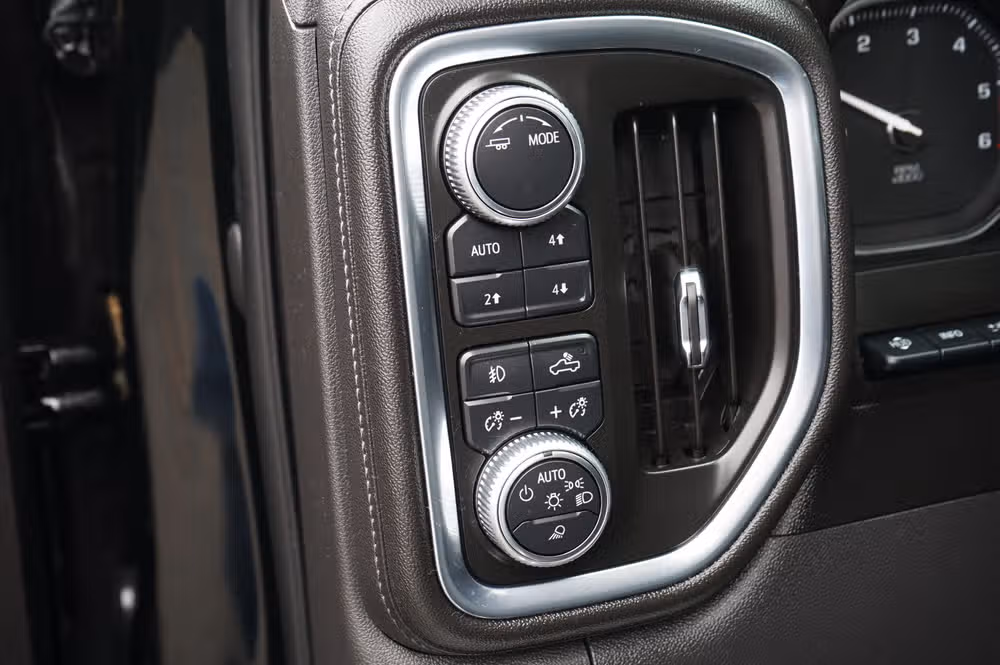 2020 GMC Sierra 1500 Denali Crew Cab Image 15