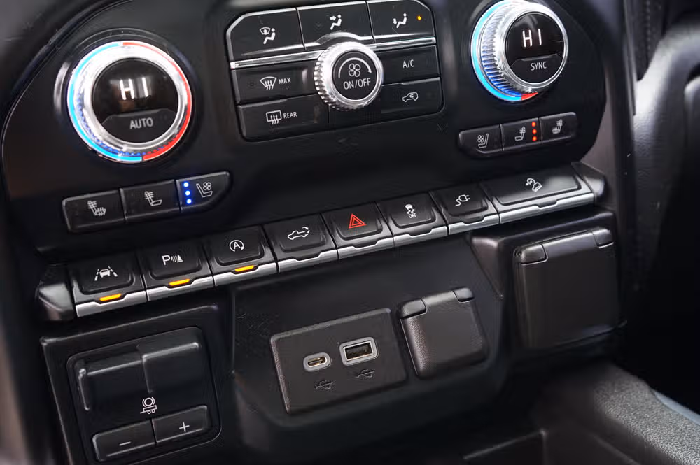 2020 GMC Sierra 1500 Denali Crew Cab Image 22