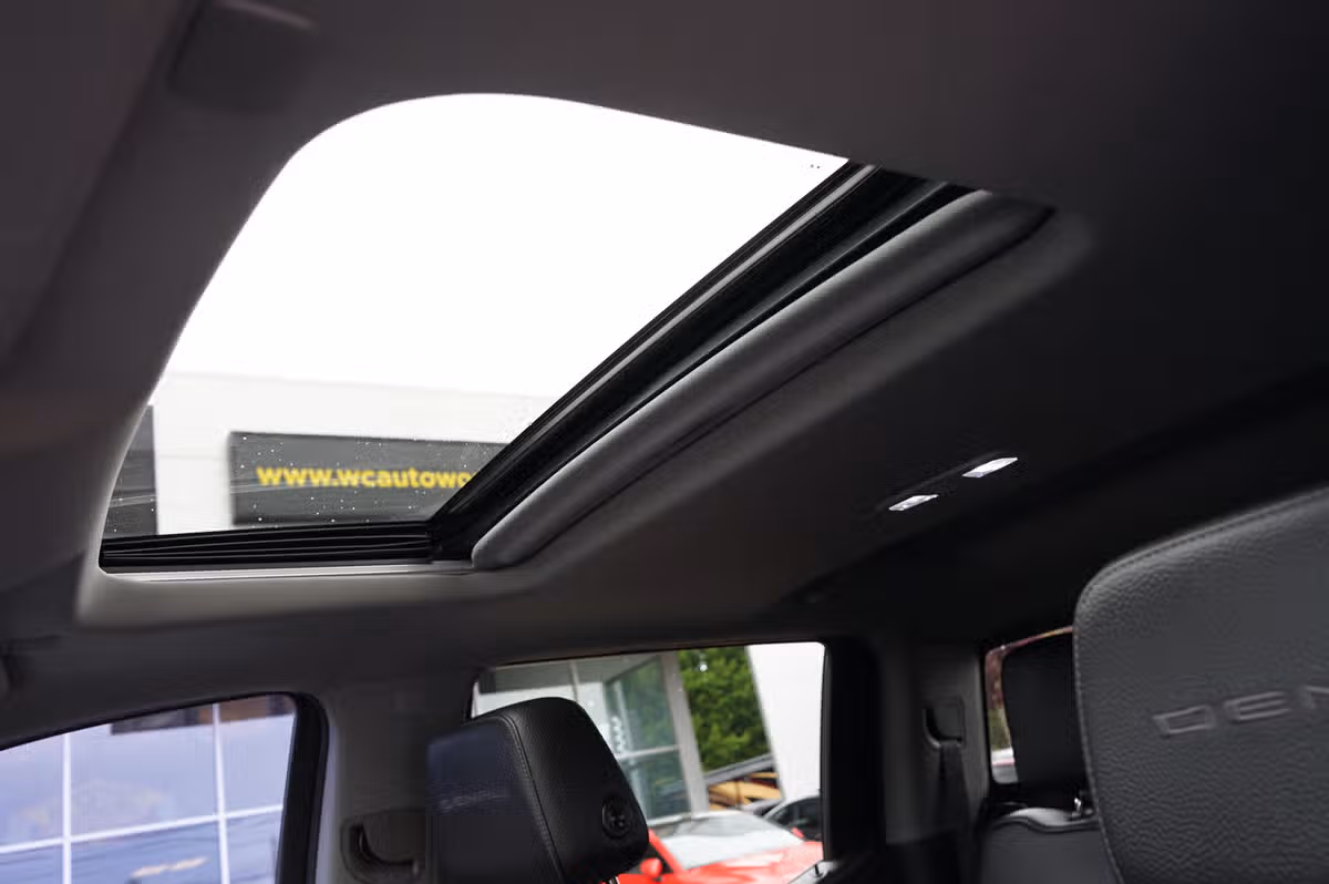 2020 GMC Sierra 1500 Denali Crew Cab Image 14