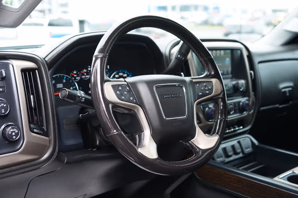 2018 GMC Sierra 3500HD DENALI PICKUP 4D 6 1/2 FT Crew Cab Image 14