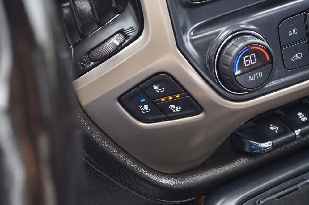 2018 GMC Sierra 3500HD DENALI PICKUP 4D 6 1/2 FT Crew Cab Image 23
