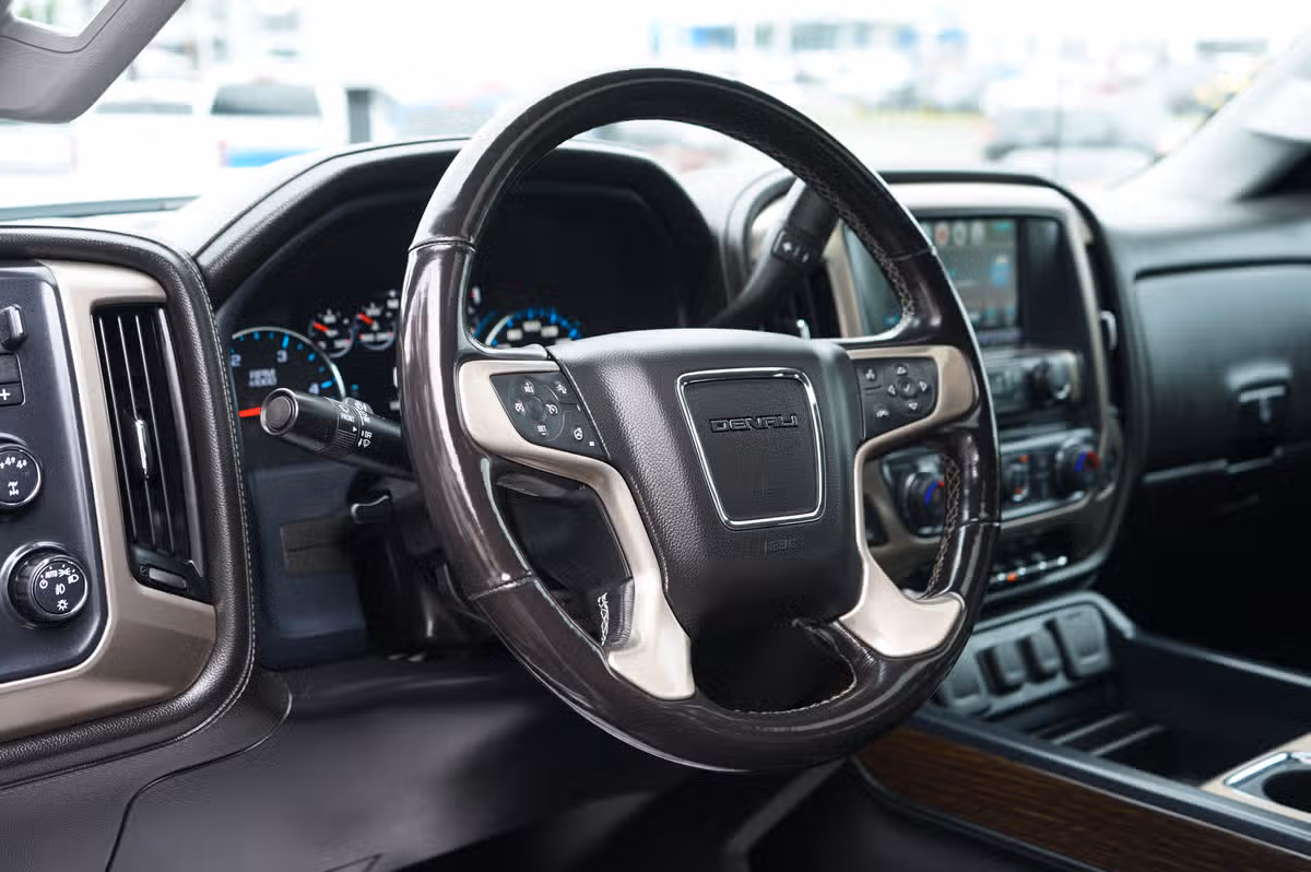 2018 GMC Sierra 3500HD DENALI PICKUP 4D 6 1/2 FT Crew Cab Image 14