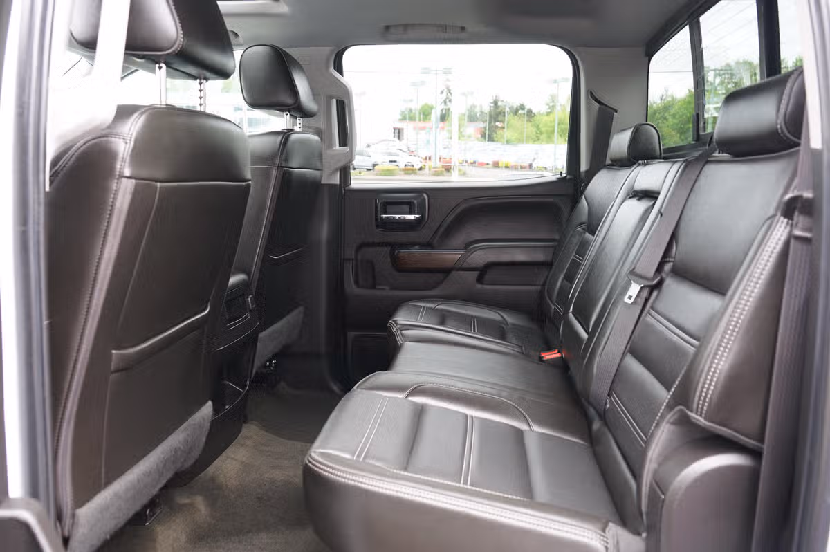 2018 GMC Sierra 3500HD DENALI PICKUP 4D 6 1/2 FT Crew Cab Image 19