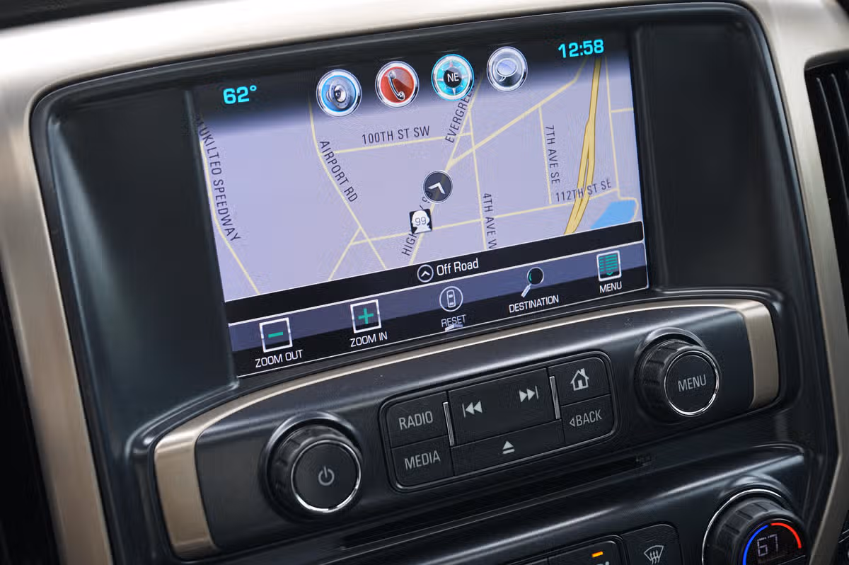 2018 GMC Sierra 3500HD DENALI PICKUP 4D 6 1/2 FT Crew Cab Image 25
