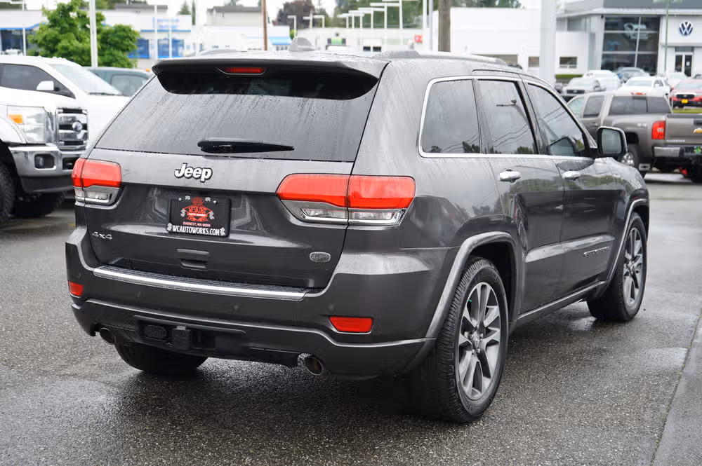 2017 Jeep Grand Cherokee Overland Image 5