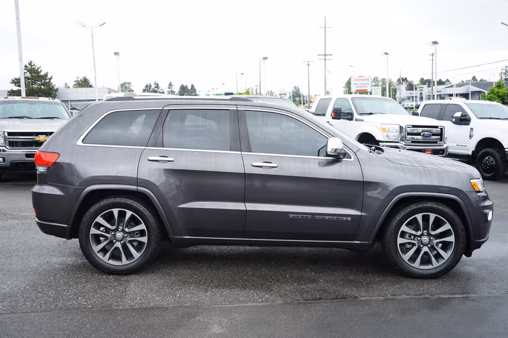 2017 Jeep Grand Cherokee Overland Image 6