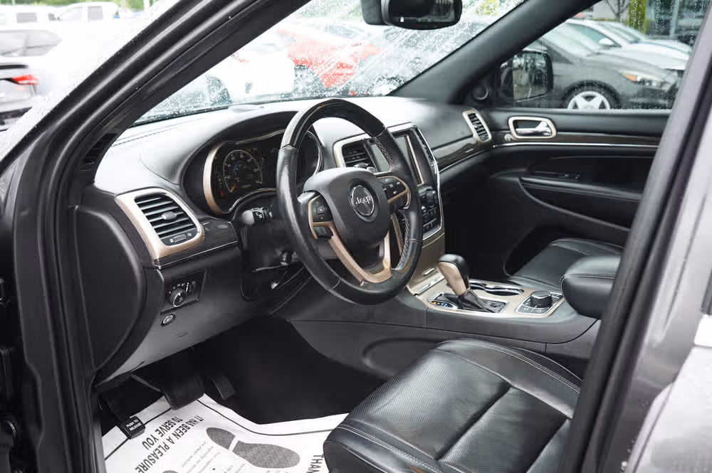 2017 Jeep Grand Cherokee Overland Image 12
