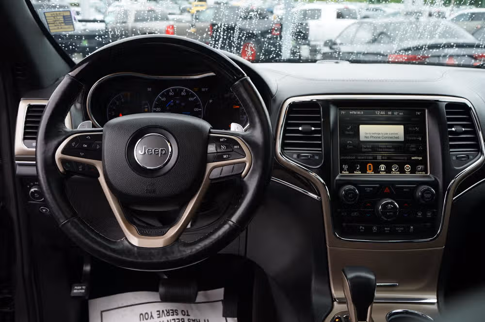 2017 Jeep Grand Cherokee Overland Image 17