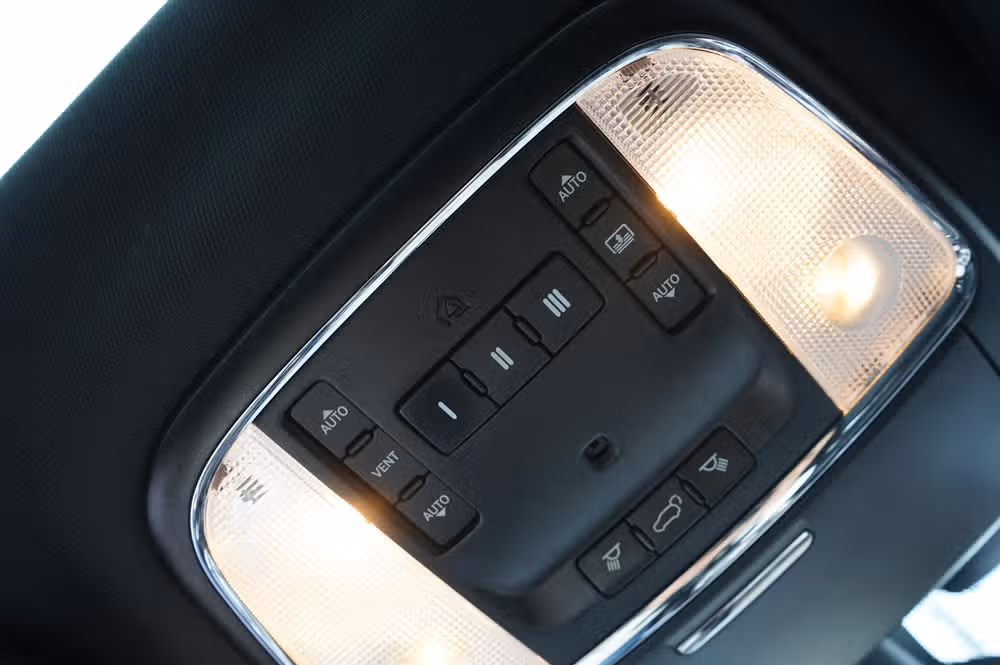 2017 Jeep Grand Cherokee Overland Image 24