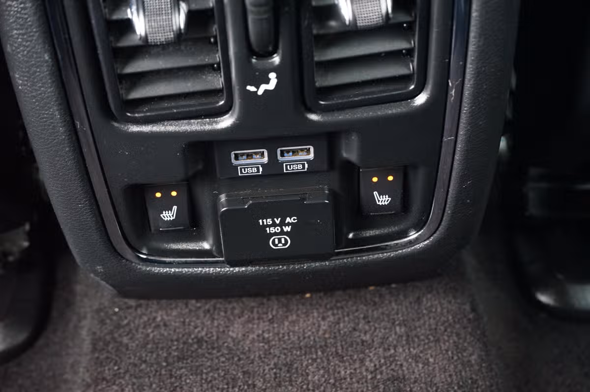 2017 Jeep Grand Cherokee Overland Image 16