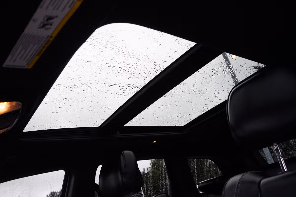 2017 Jeep Grand Cherokee Overland Image 18
