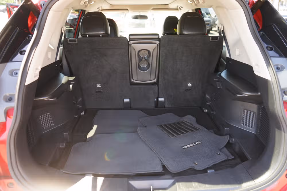 2016 Nissan Rogue SL Crossover Image 9