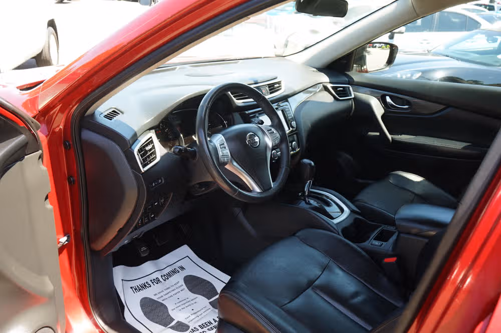 2016 Nissan Rogue SL Crossover Image 16