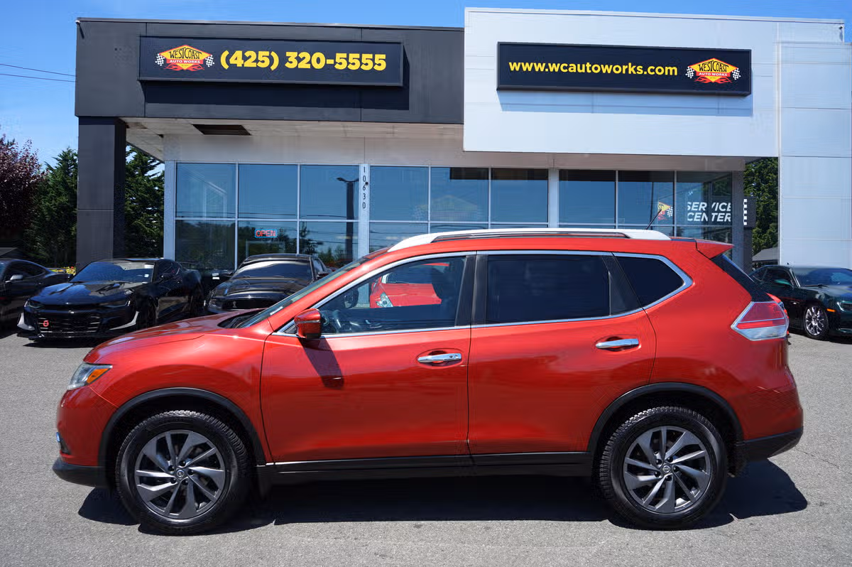 2016 Nissan Rogue SL Crossover Image 2