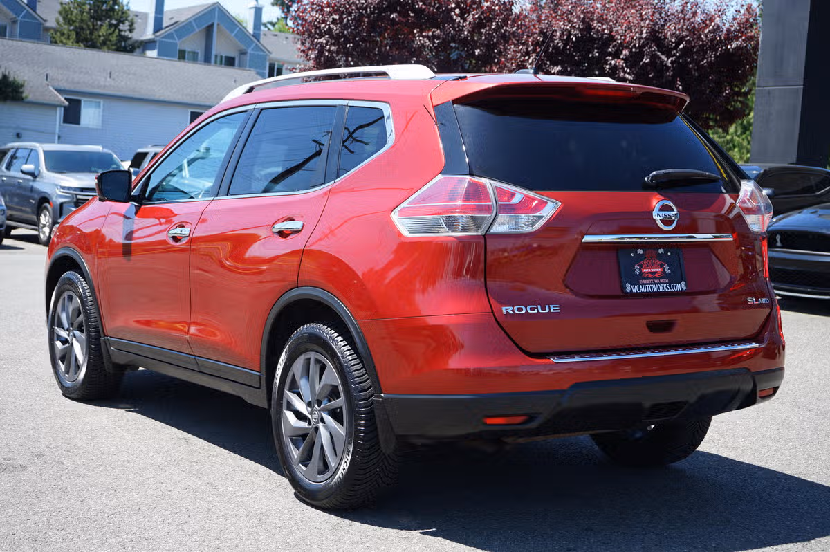 2016 Nissan Rogue SL Crossover Image 3