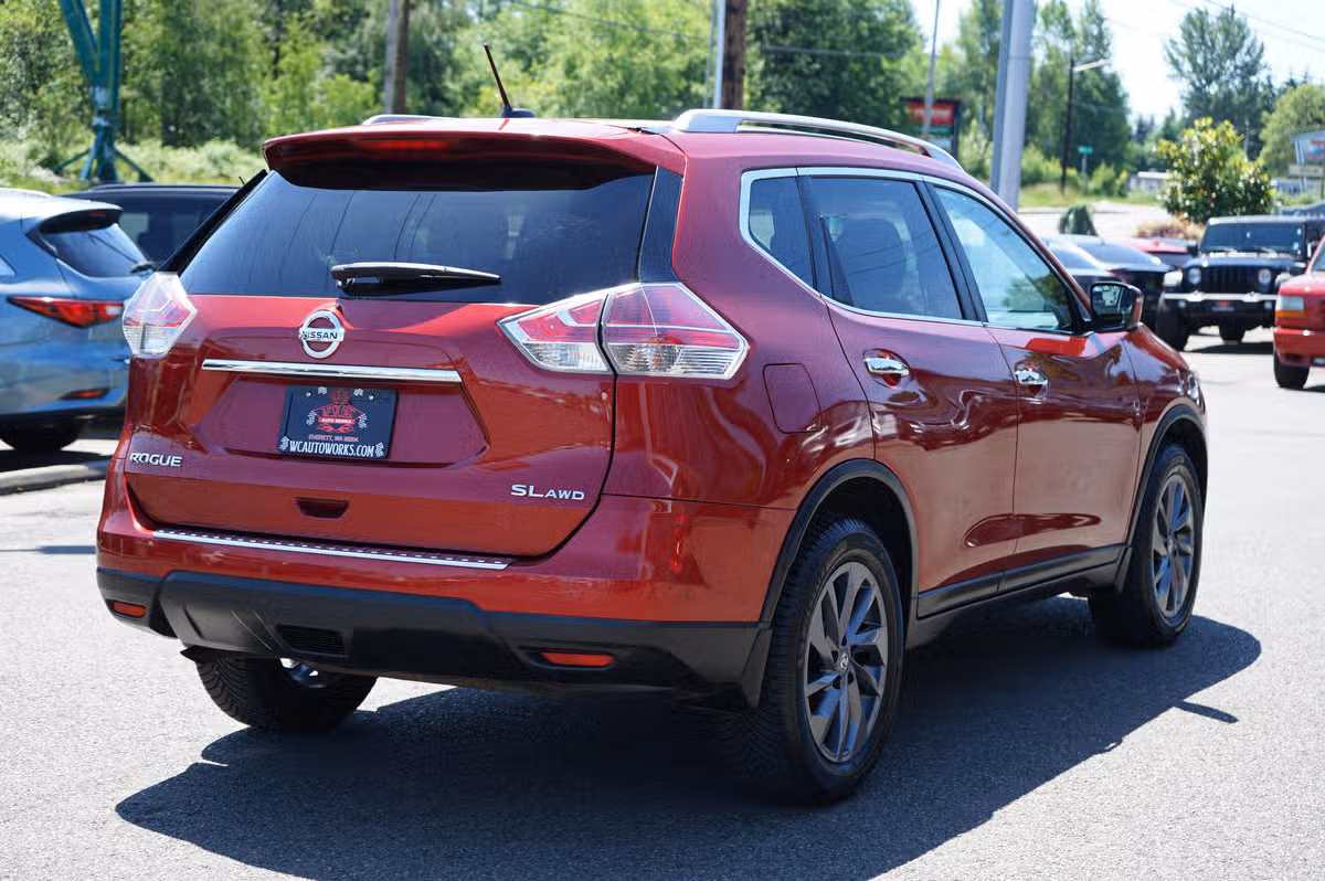 2016 Nissan Rogue SL Crossover Image 5