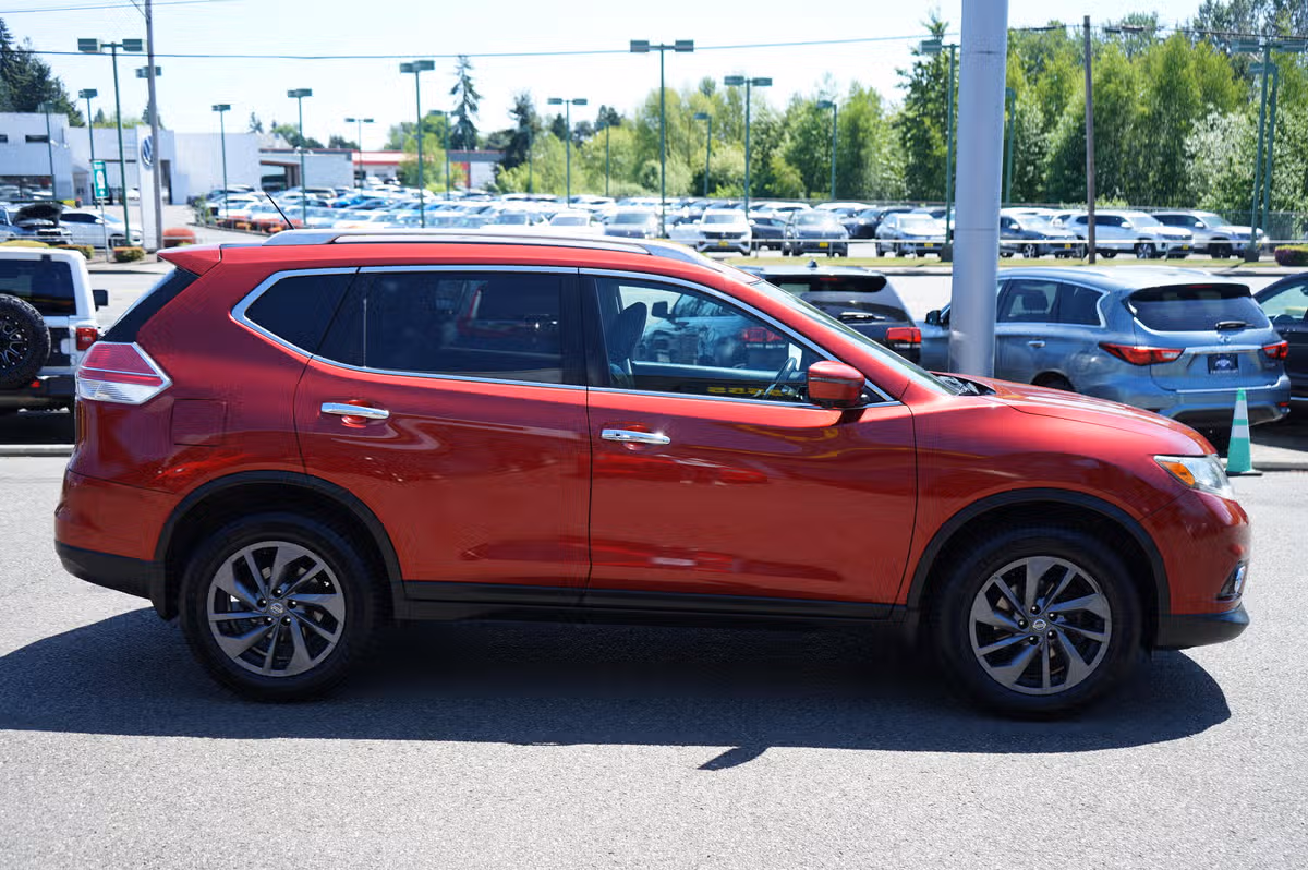 2016 Nissan Rogue SL Crossover Image 6