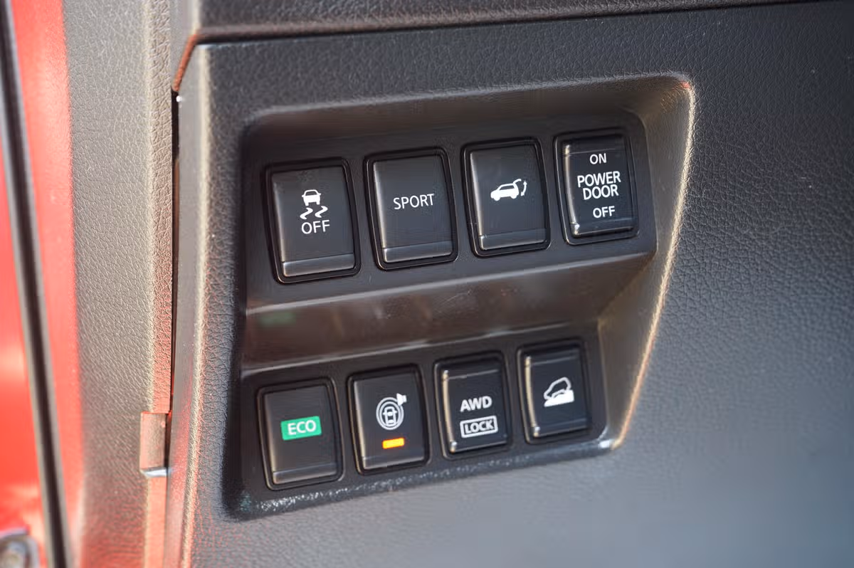 2016 Nissan Rogue SL Crossover Image 13