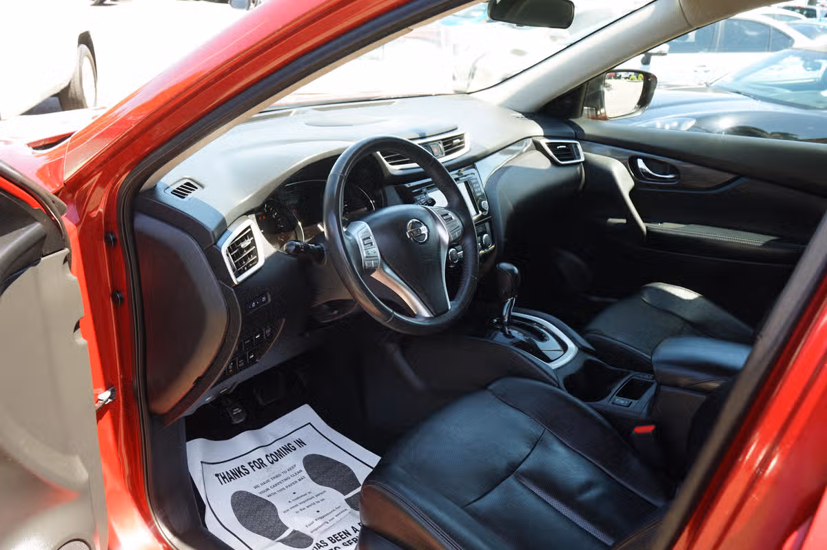 2016 Nissan Rogue SL Crossover Image 16