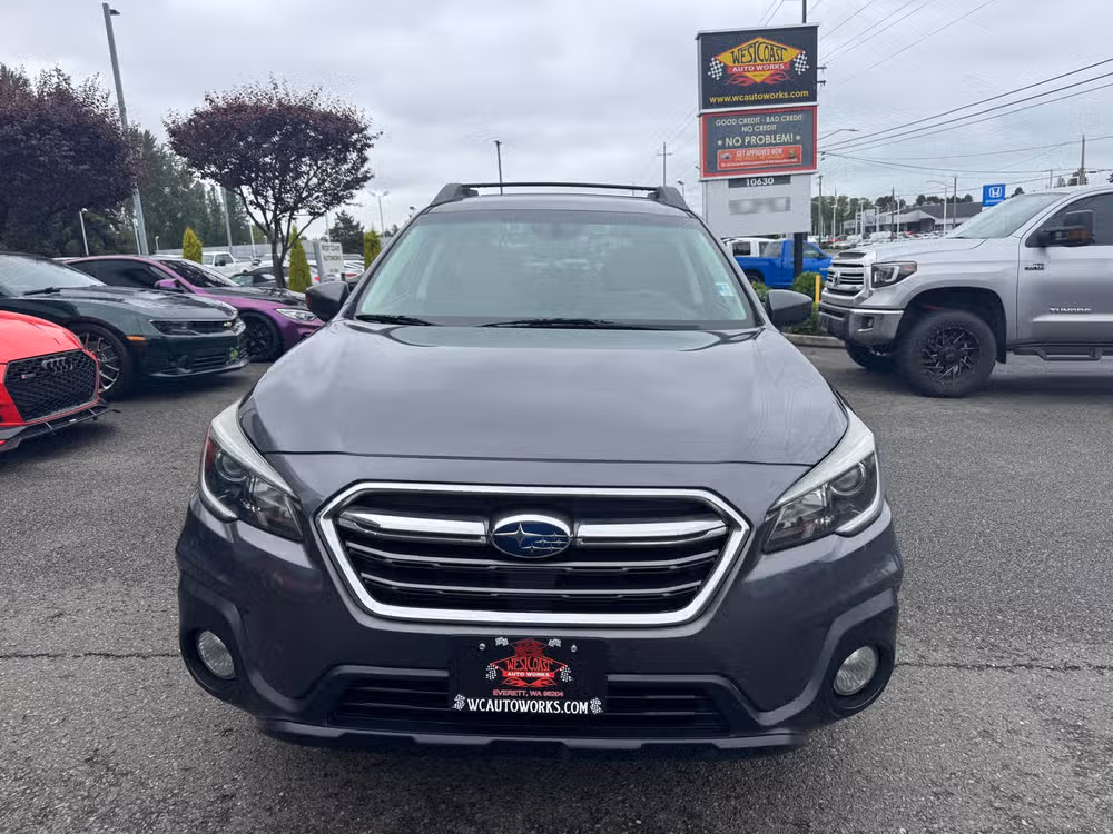 2019 Subaru Outback 2.5i Premium Crossover Image 3