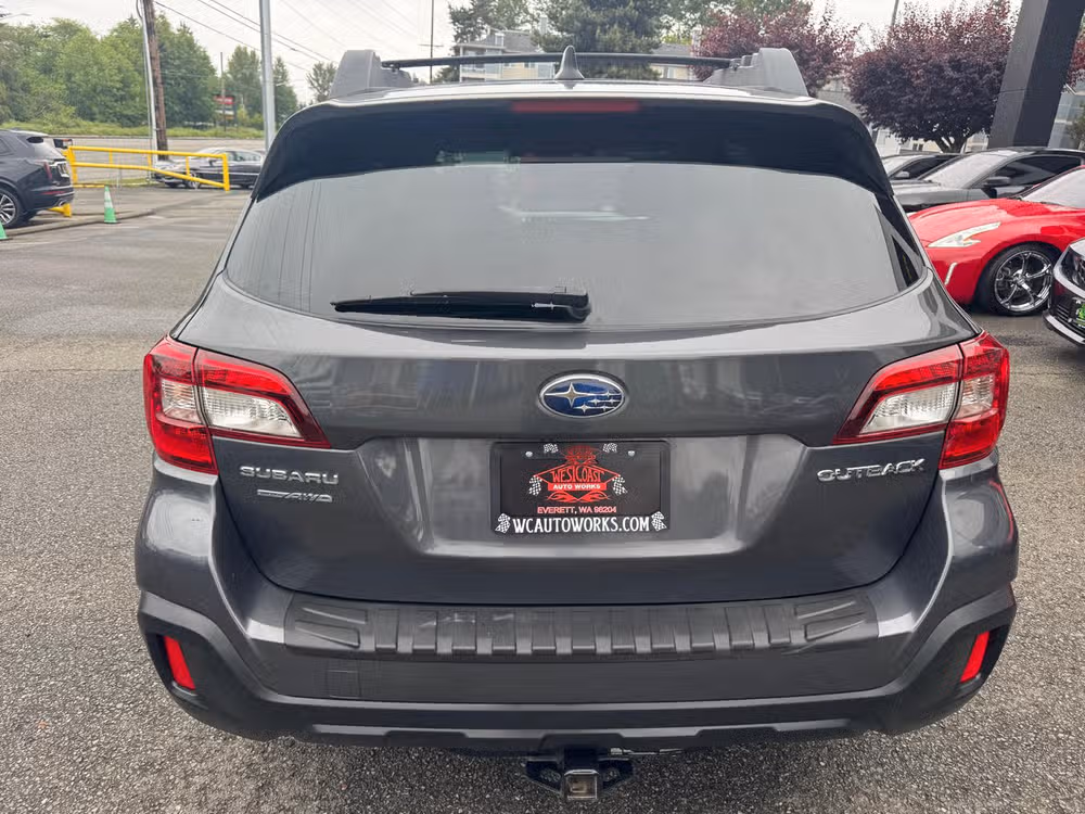 2019 Subaru Outback 2.5i Premium Crossover Image 6