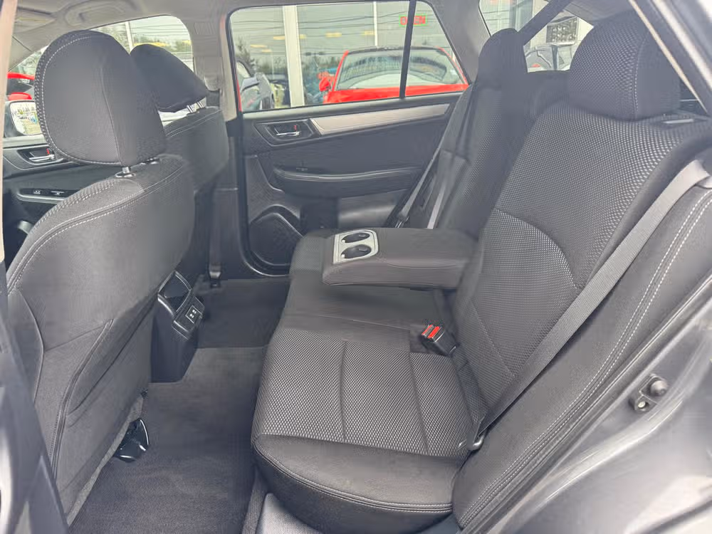 2019 Subaru Outback 2.5i Premium Crossover Image 9